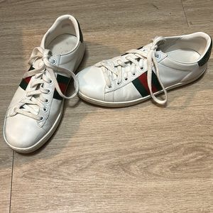 Authentic Ace embroidered gucci shoes size 36/5.5
